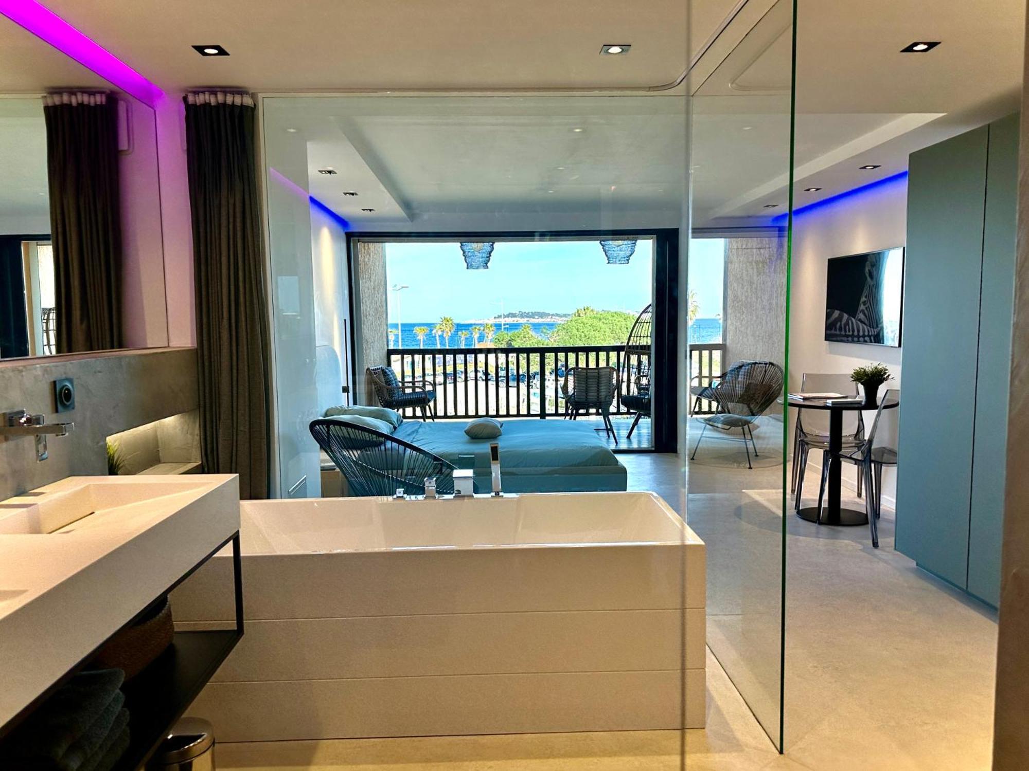 Appartement Neuf Climatise - Vue Mer Saint-Tropez - 50M Plage Et Port - Piscine กาสแซ็ง ภายนอก รูปภาพ